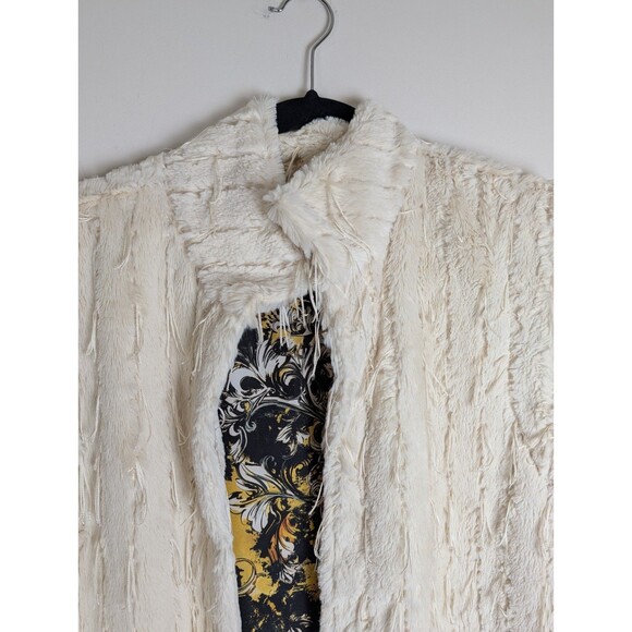 Sno Skins Women's Faux Fur Vest Jacket Fringe Tassels Size Large Ivory - Picture 2 of 10